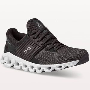 Size 9.5 Women's On Cloudswift sneakers!  Excellent condition!